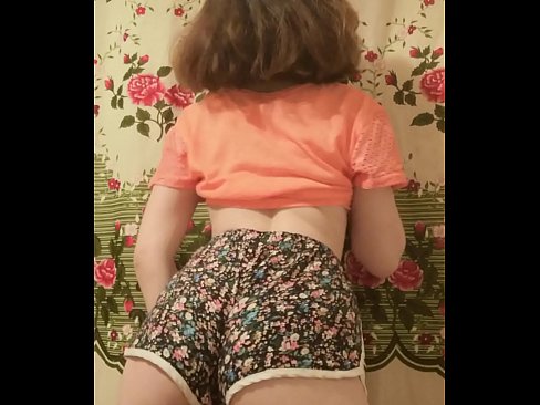 ❤️ Dhallaan yar oo sexy ah oo iska siibaysa surwaalka gaaban ee kamarada ❌ Muqaal dabada %so.vlad-massage-salon.ru